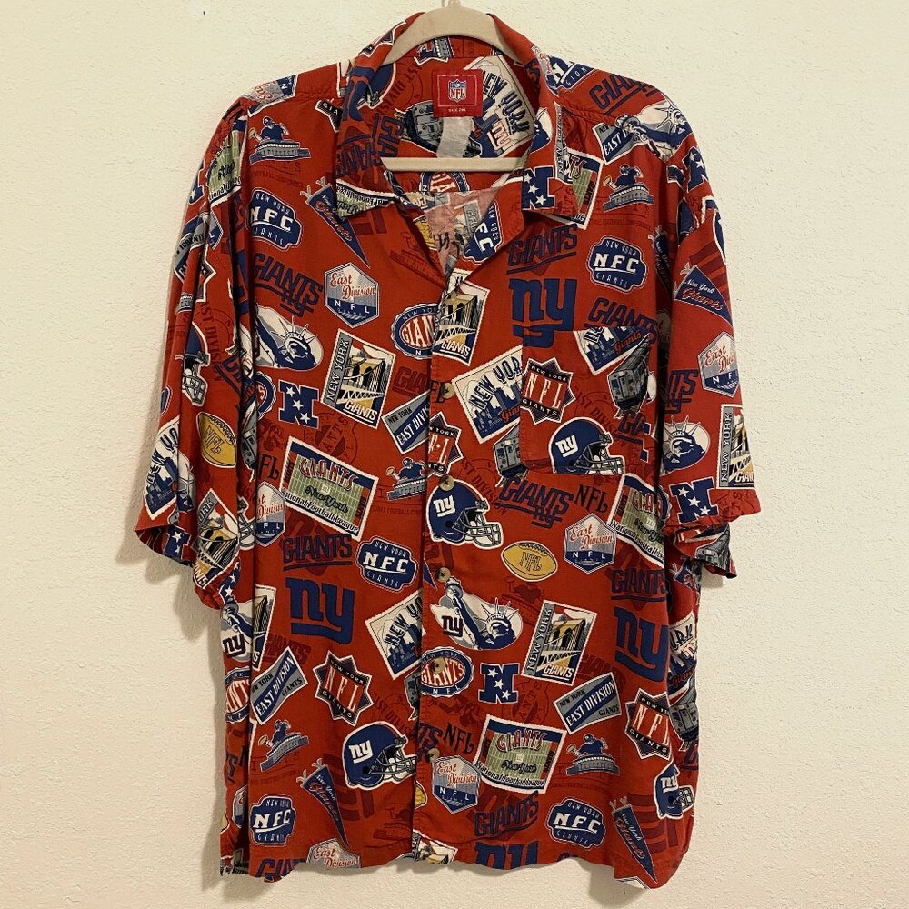 NFL Vintage NY Giants Themed Button Down Short Sleeve Shirt